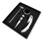 Set Kit De Vino 4 Piezas En Caja Regalo Cartón Negro - Imagen 2