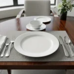PLATO PLANO CON ALA DE PRESENTACION PORCELANA 30 CM SCHIMDT - Imagen 3